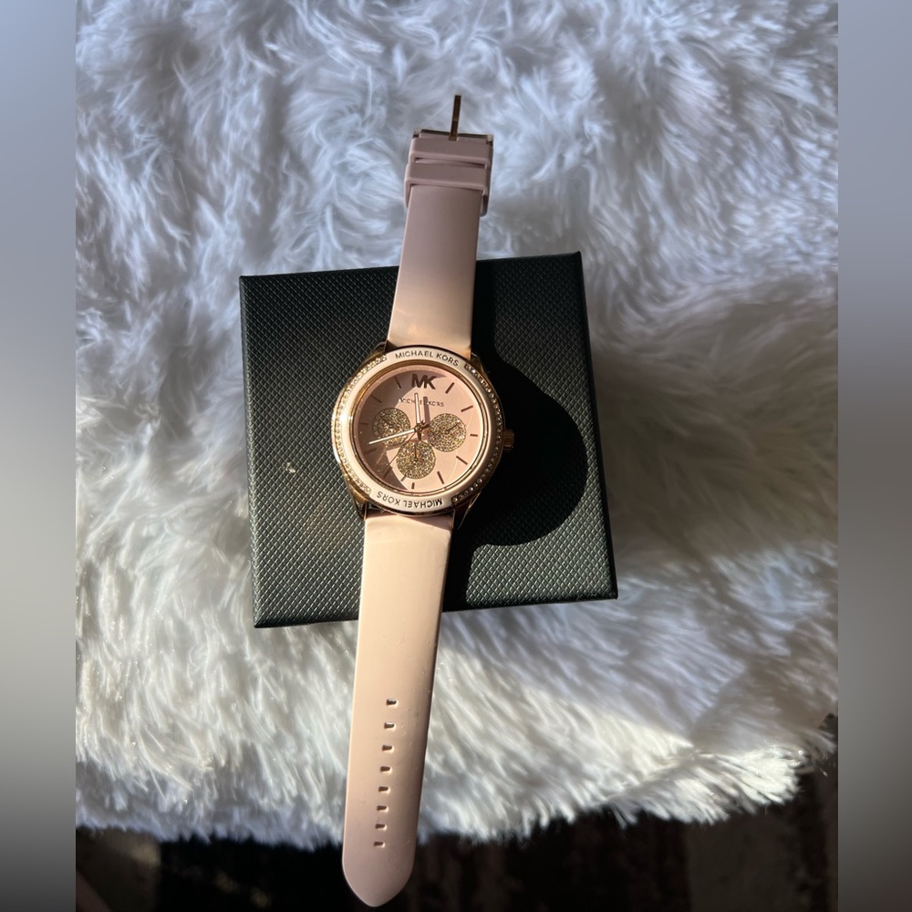 Michael Kors EUC Pink Strap Watch